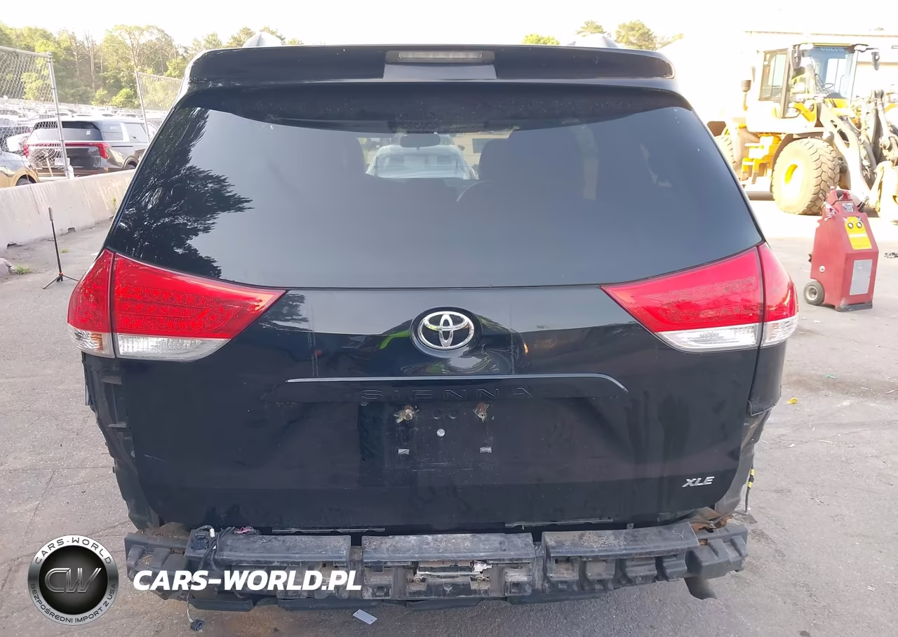 2011 Toyota Sienna Xle V6 VIN:5TDYK3DC7BS158757 - 17