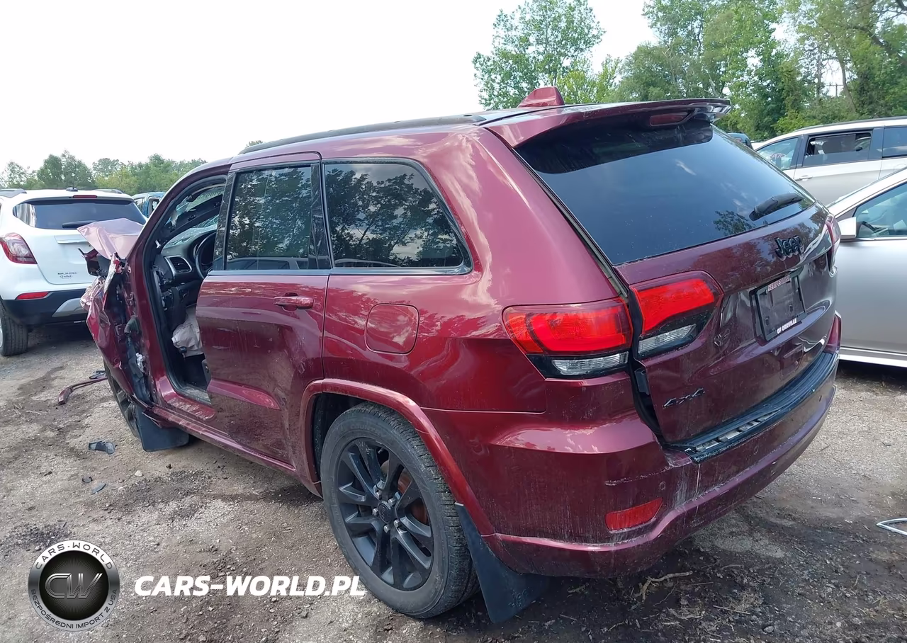 2018 Jeep Grand Cherokee Altitude 4X4 VIN:1C4RJFAG5JC284258 - 3