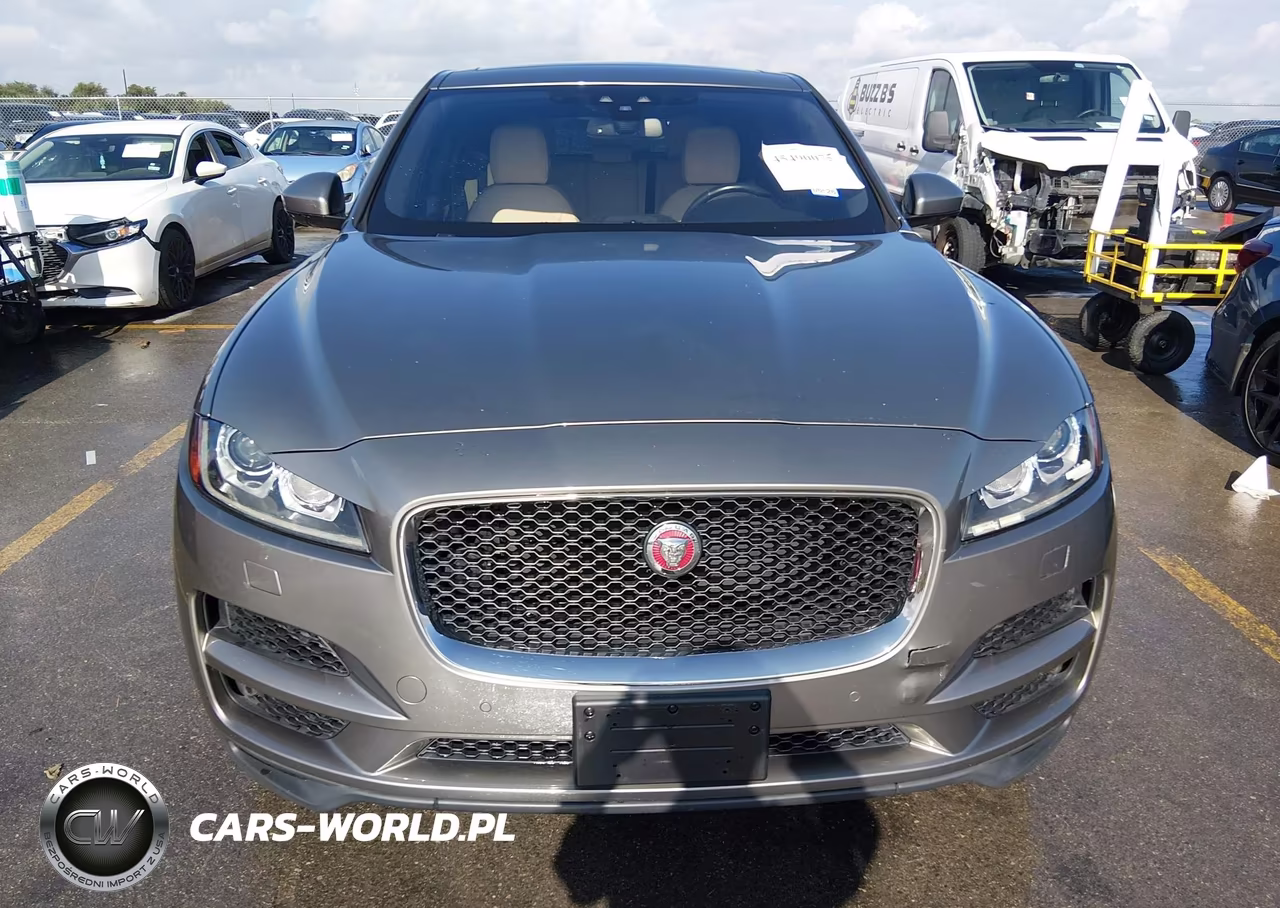 2018 Jaguar F-Pace 25T Premium VIN:SADCJ2FX4JA202110 - 12