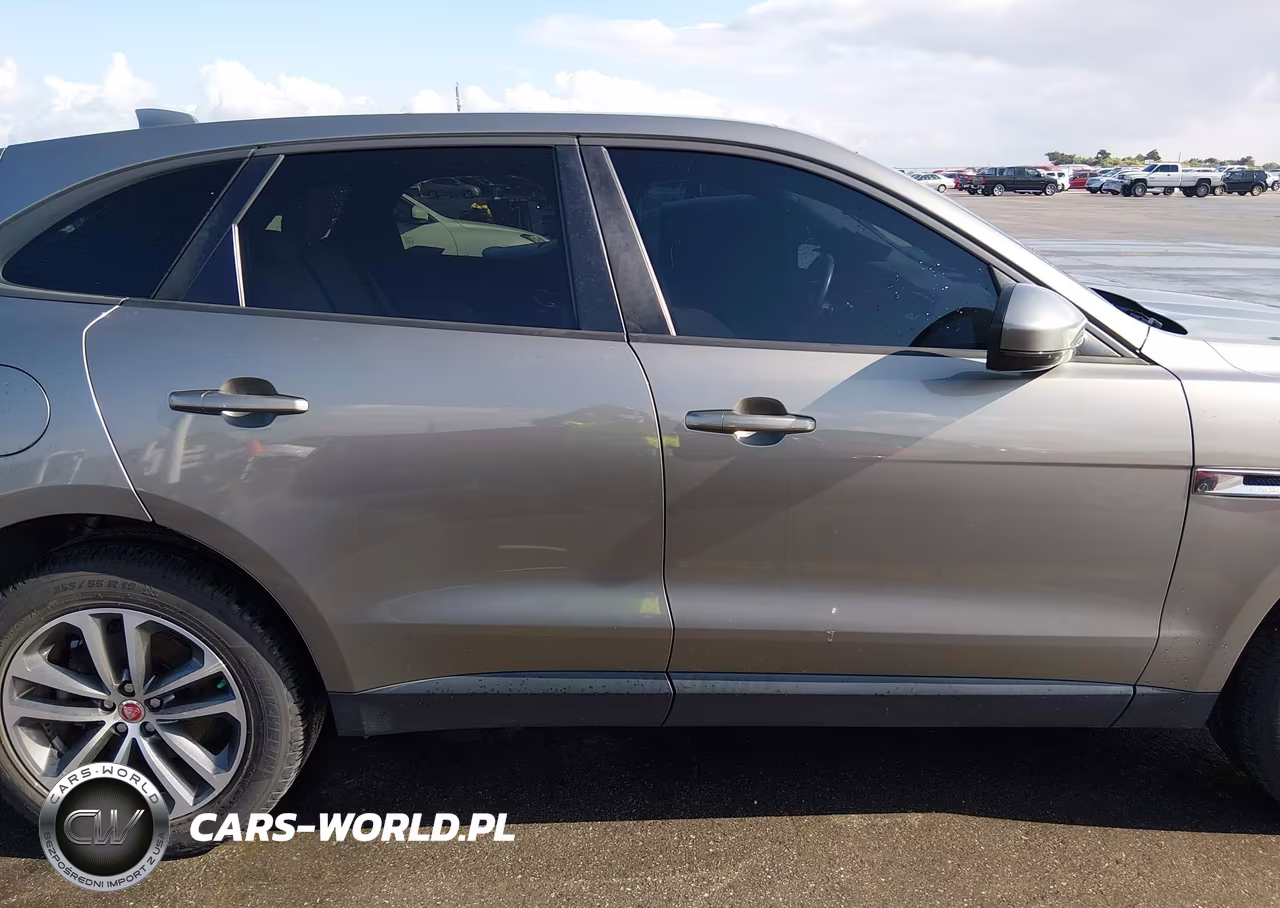 2018 Jaguar F-Pace 25T Premium VIN:SADCJ2FX4JA202110 - 13