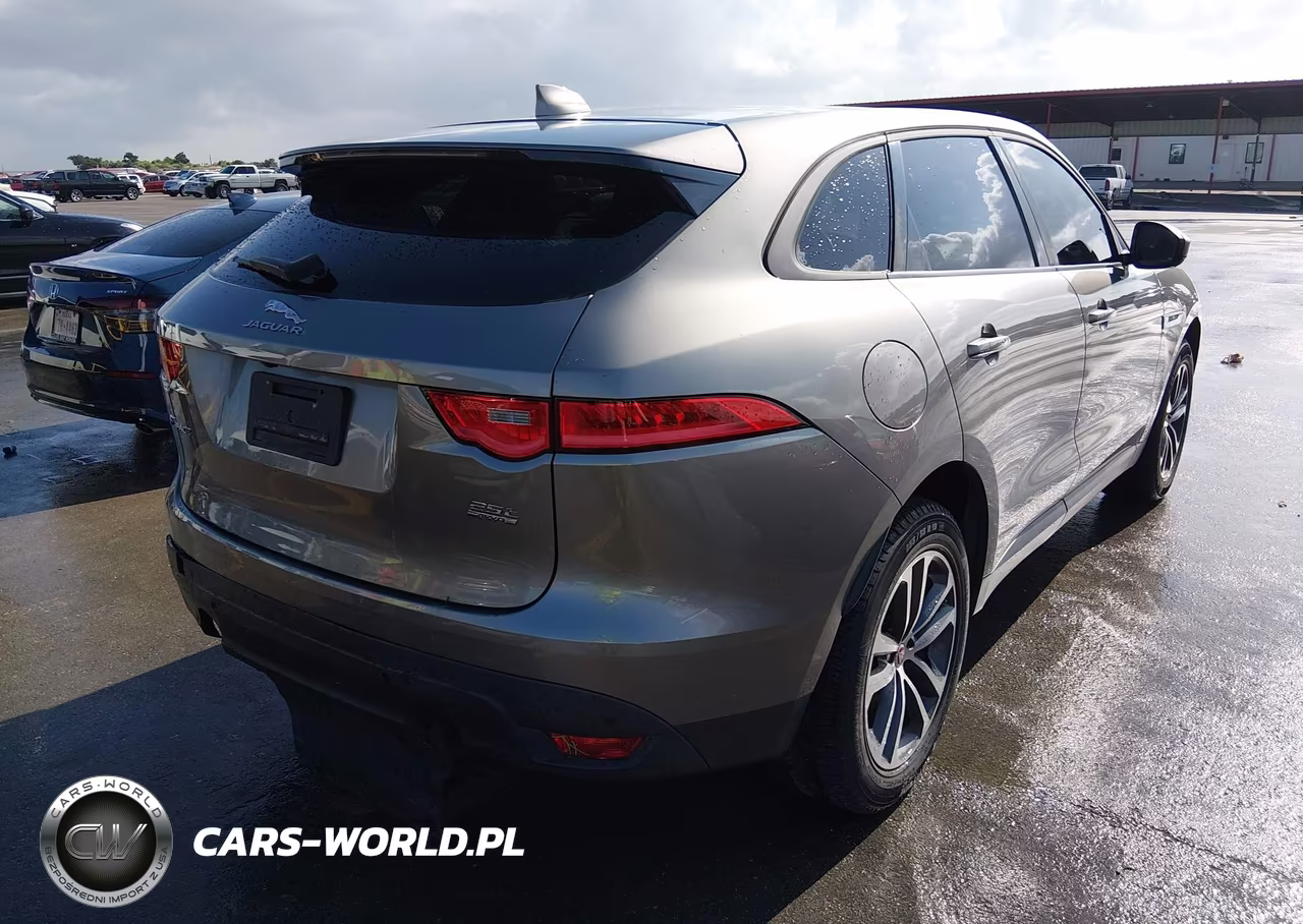 2018 Jaguar F-Pace 25T Premium VIN:SADCJ2FX4JA202110 - 4