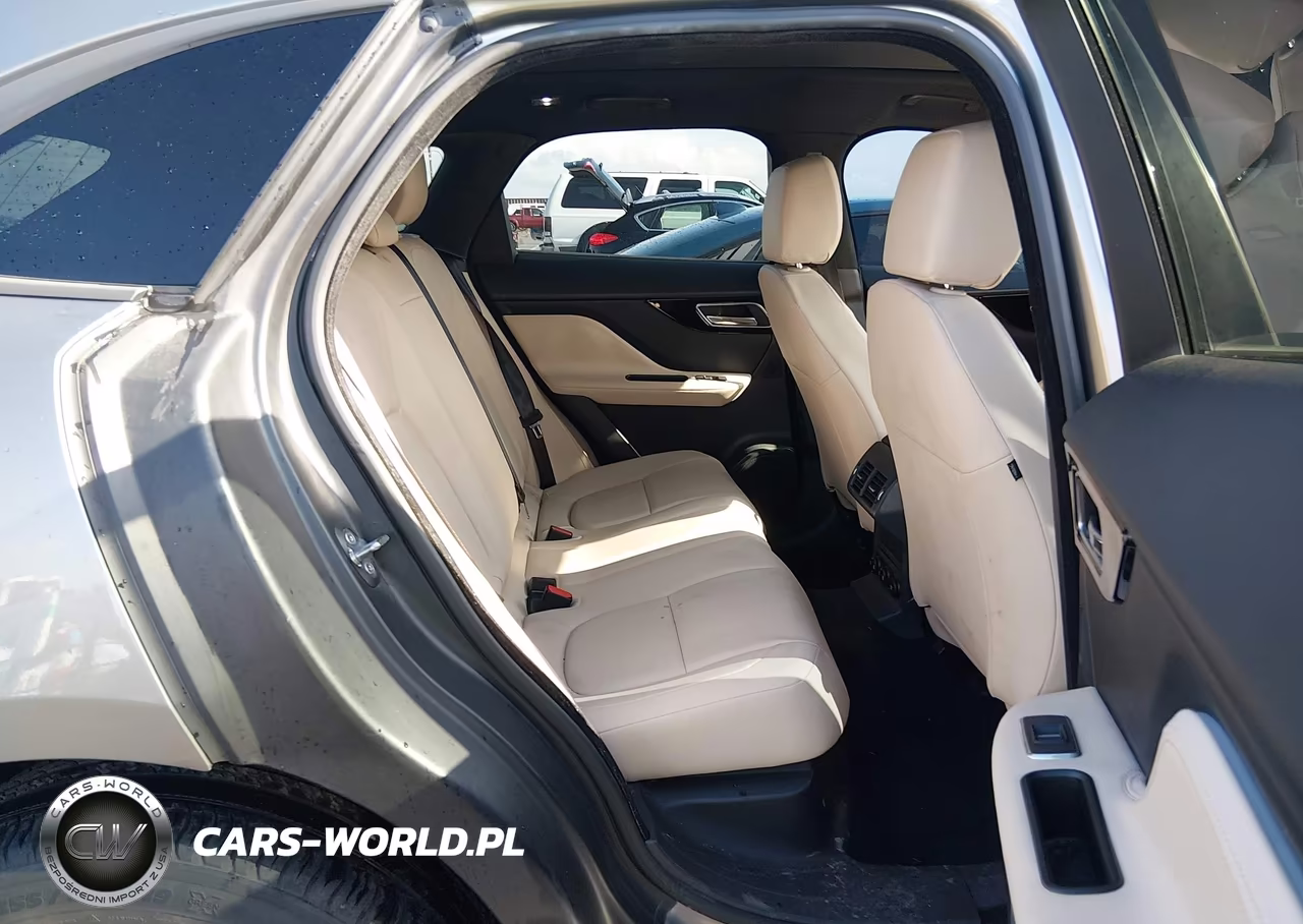 2018 Jaguar F-Pace 25T Premium VIN:SADCJ2FX4JA202110 - 8