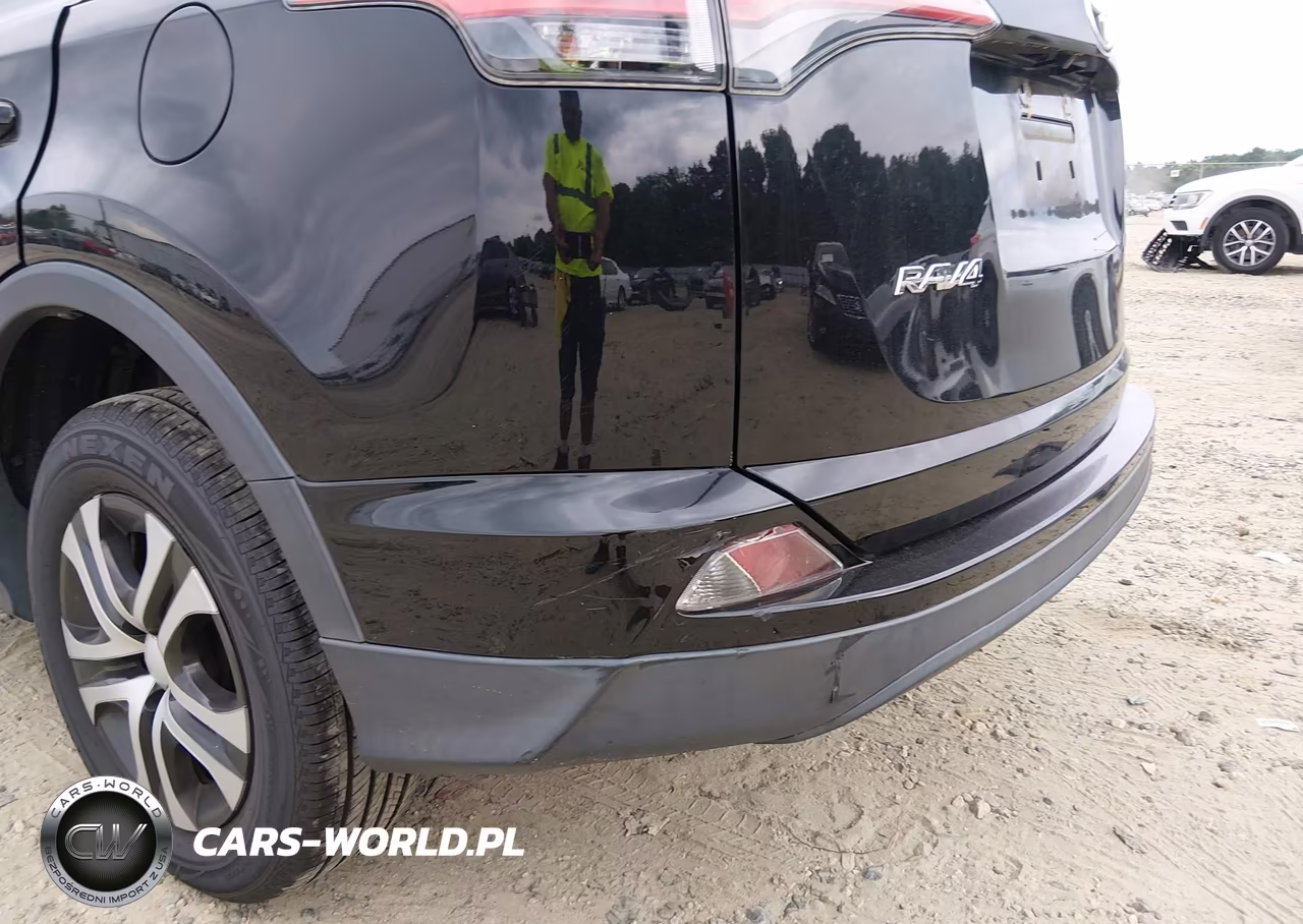 2018 Toyota Rav4 Le VIN:2T3ZFREV3JW448213 - 18