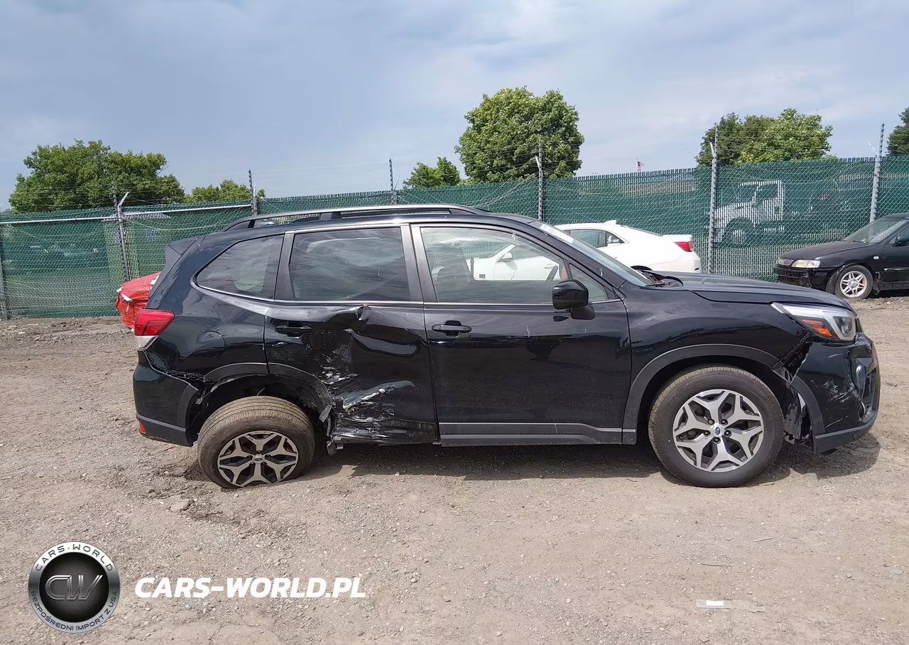 2021 Subaru Forester Premium VIN:JF2SKAFC1MH484070 - 13