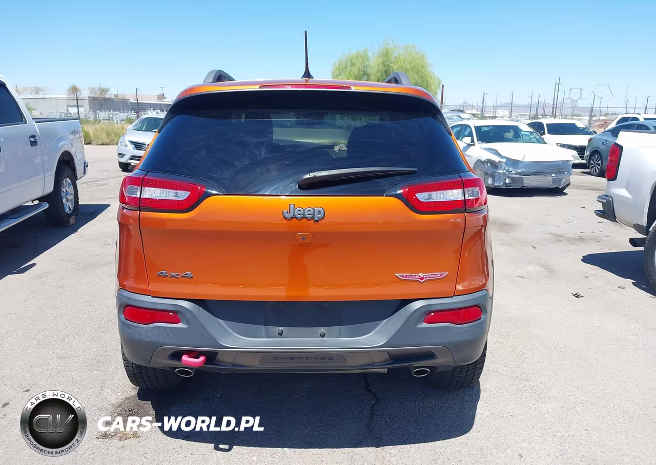 2015 Jeep Cherokee Trailhawk VIN:1C4PJMBS8FW693973 - 16
