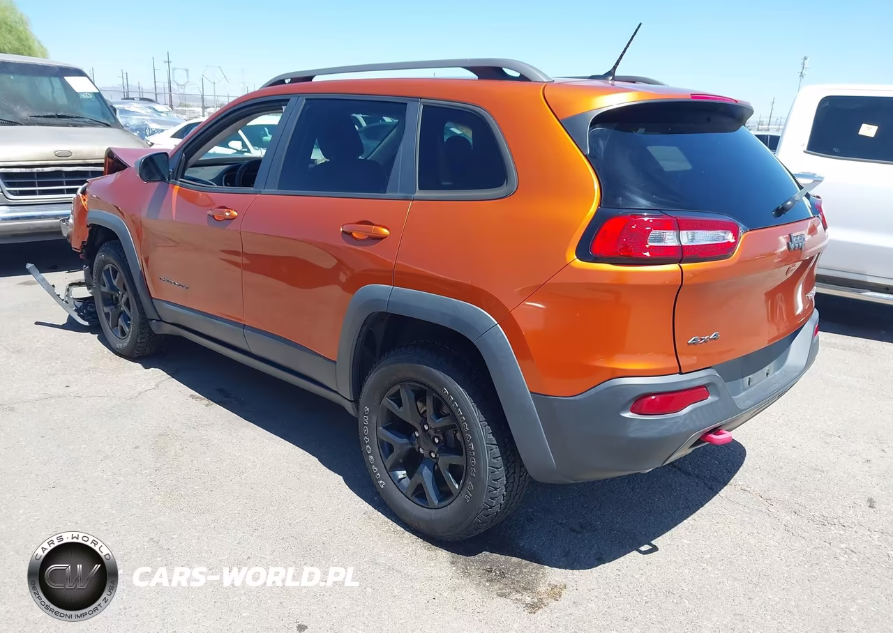 2015 Jeep Cherokee Trailhawk VIN:1C4PJMBS8FW693973 - 3