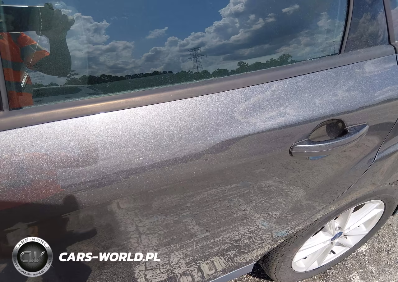 2018 Ford Focus Se VIN:1FADP3F24JL328258 - 13