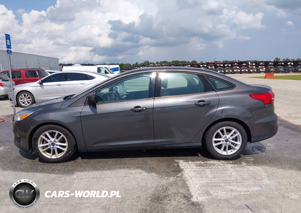 2018 Ford Focus Se VIN:1FADP3F24JL328258 - 19