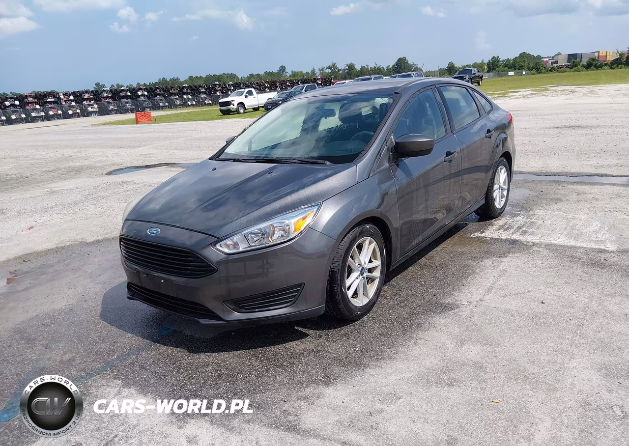 2018 Ford Focus Se VIN:1FADP3F24JL328258 - 2