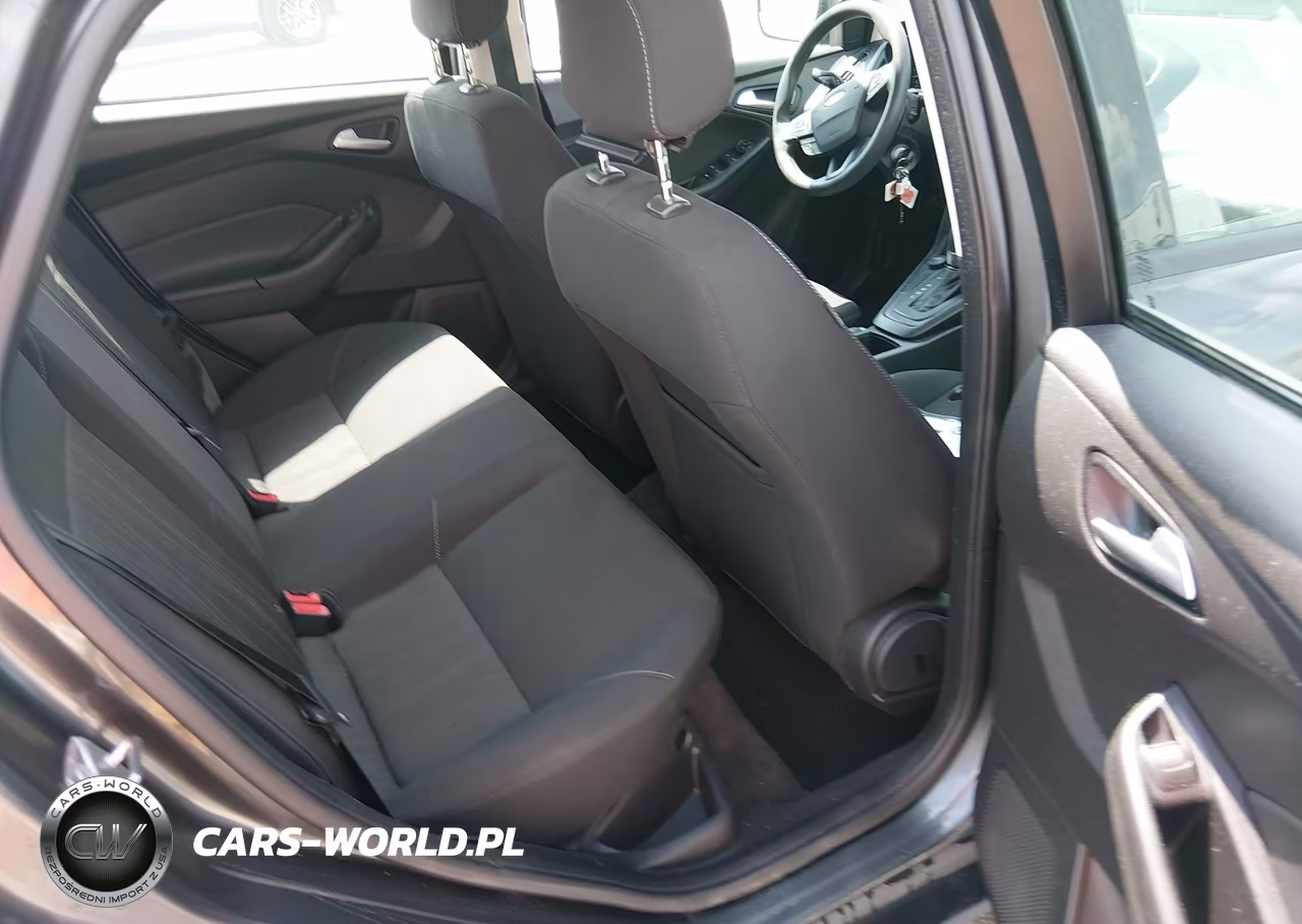 2018 Ford Focus Se VIN:1FADP3F24JL328258 - 8