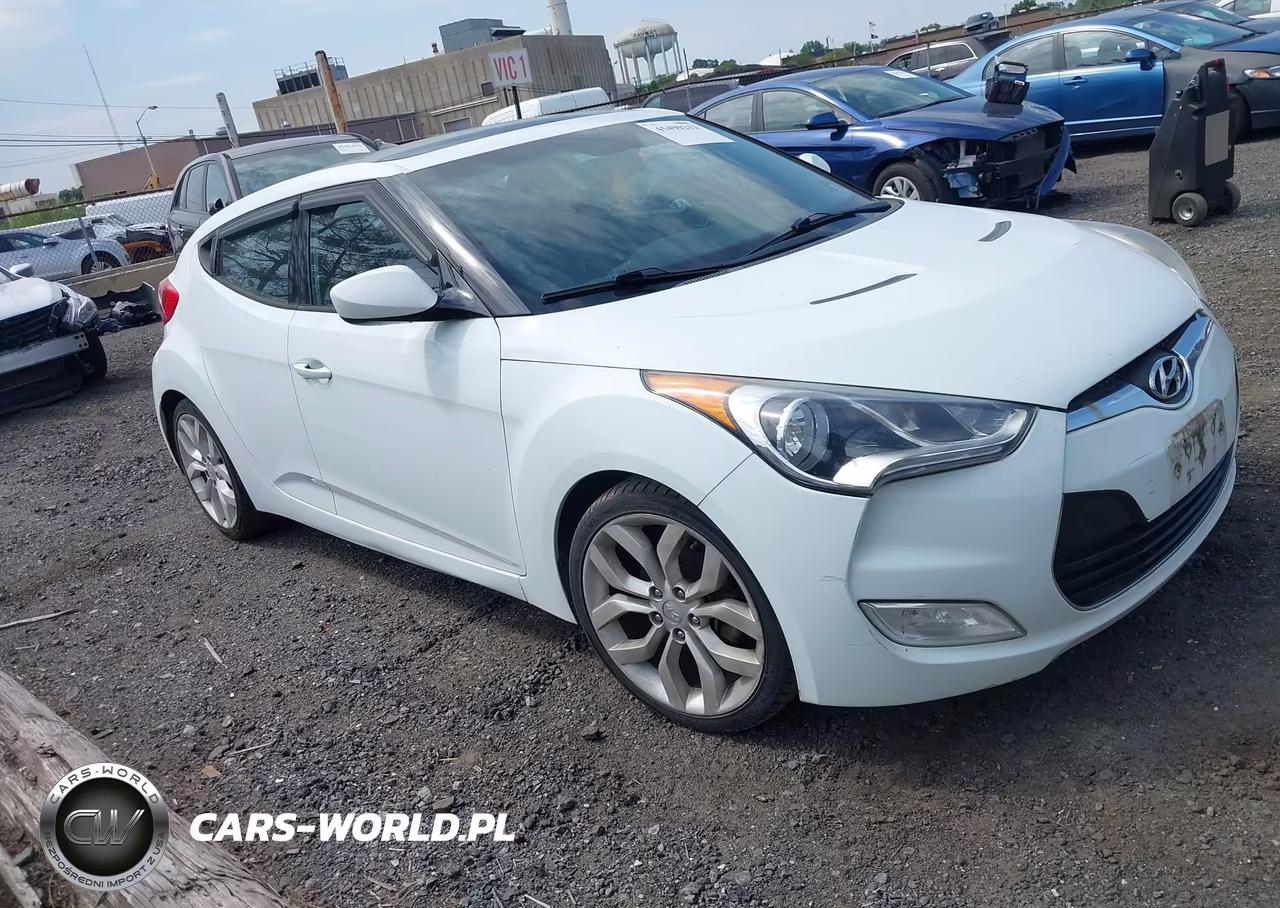 2013 Hyundai Veloster Base W-Black – zdjęcie 1 z 11
