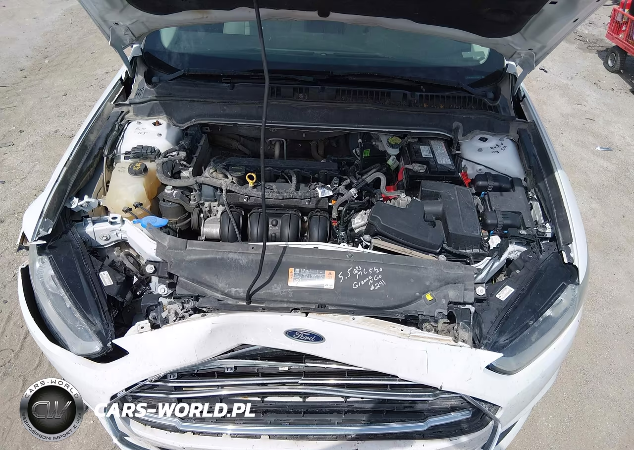 2015 Ford Fusion S VIN:3FA6P0G71FR138816 - 10