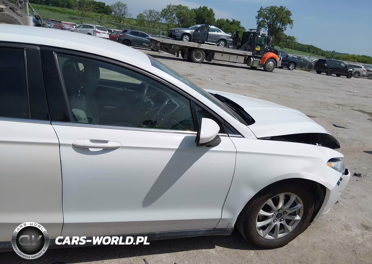 2015 Ford Fusion S VIN:3FA6P0G71FR138816 - 14