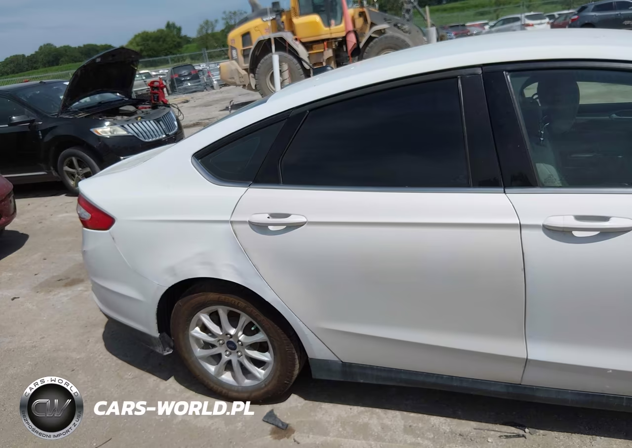 2015 Ford Fusion S VIN:3FA6P0G71FR138816 - 15