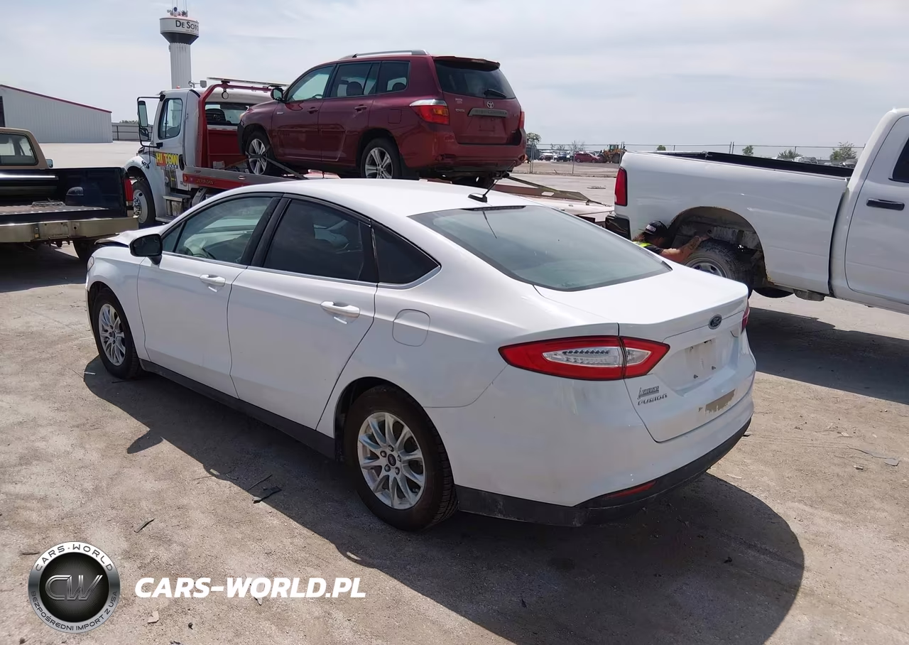 2015 Ford Fusion S VIN:3FA6P0G71FR138816 - 3