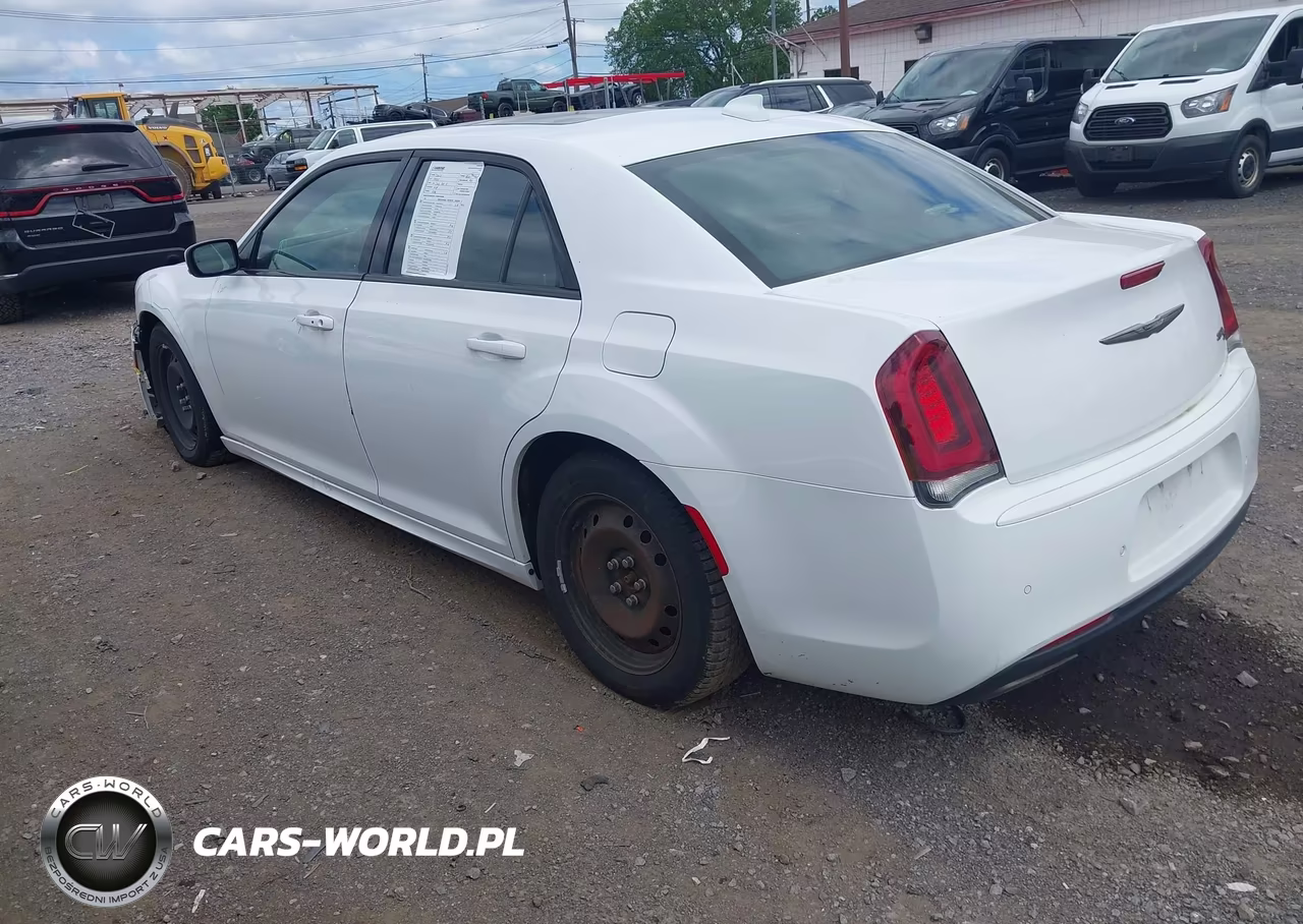 2016 Chrysler 300 300S Alloy Edition VIN:2C3CCABG8GH304546 - 3