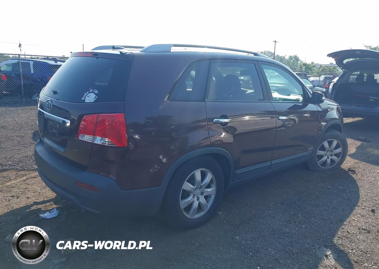 2011 Kia Sorento Lx VIN:5XYKTDA12BG054329 - 4