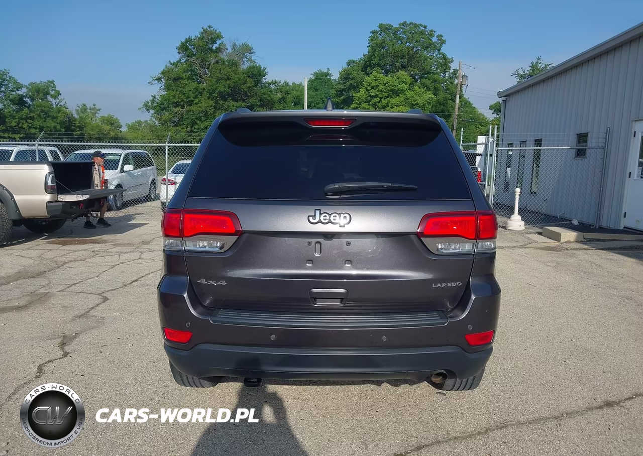2020 Jeep Grand Cherokee Laredo E 4X4 VIN:1C4RJFAG1LC193863 - 18