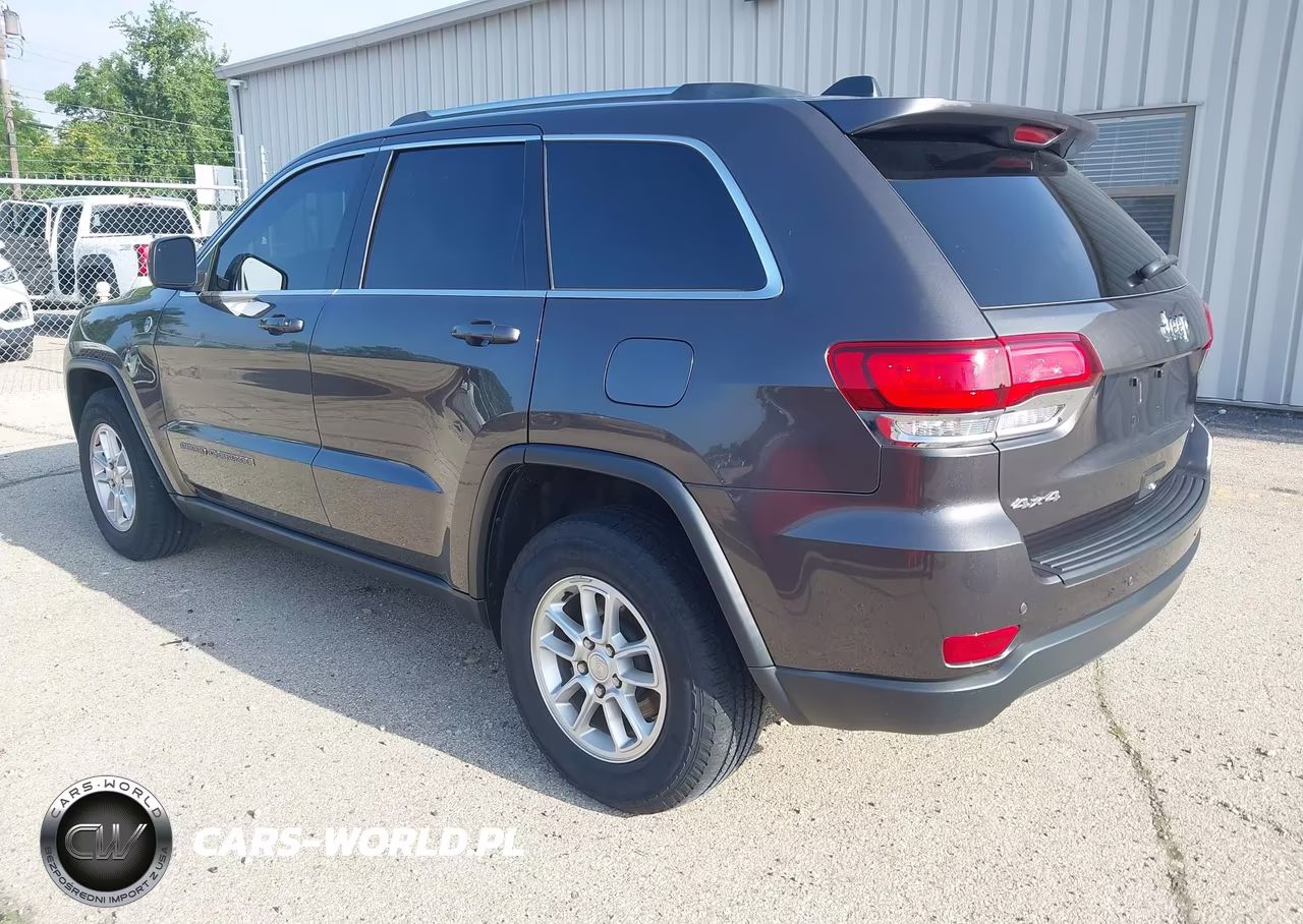 2020 Jeep Grand Cherokee Laredo E 4X4 VIN:1C4RJFAG1LC193863 - 3