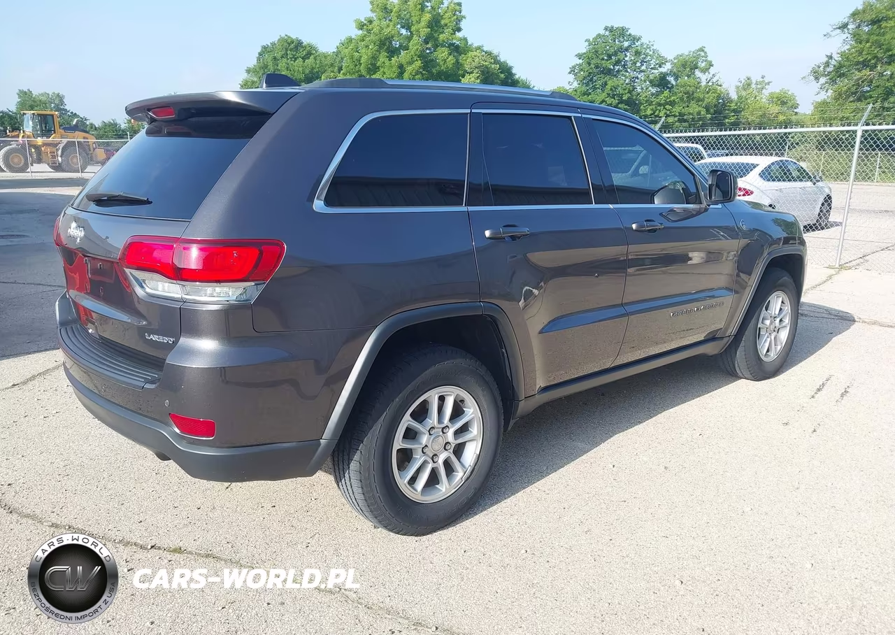 2020 Jeep Grand Cherokee Laredo E 4X4 VIN:1C4RJFAG1LC193863 - 4