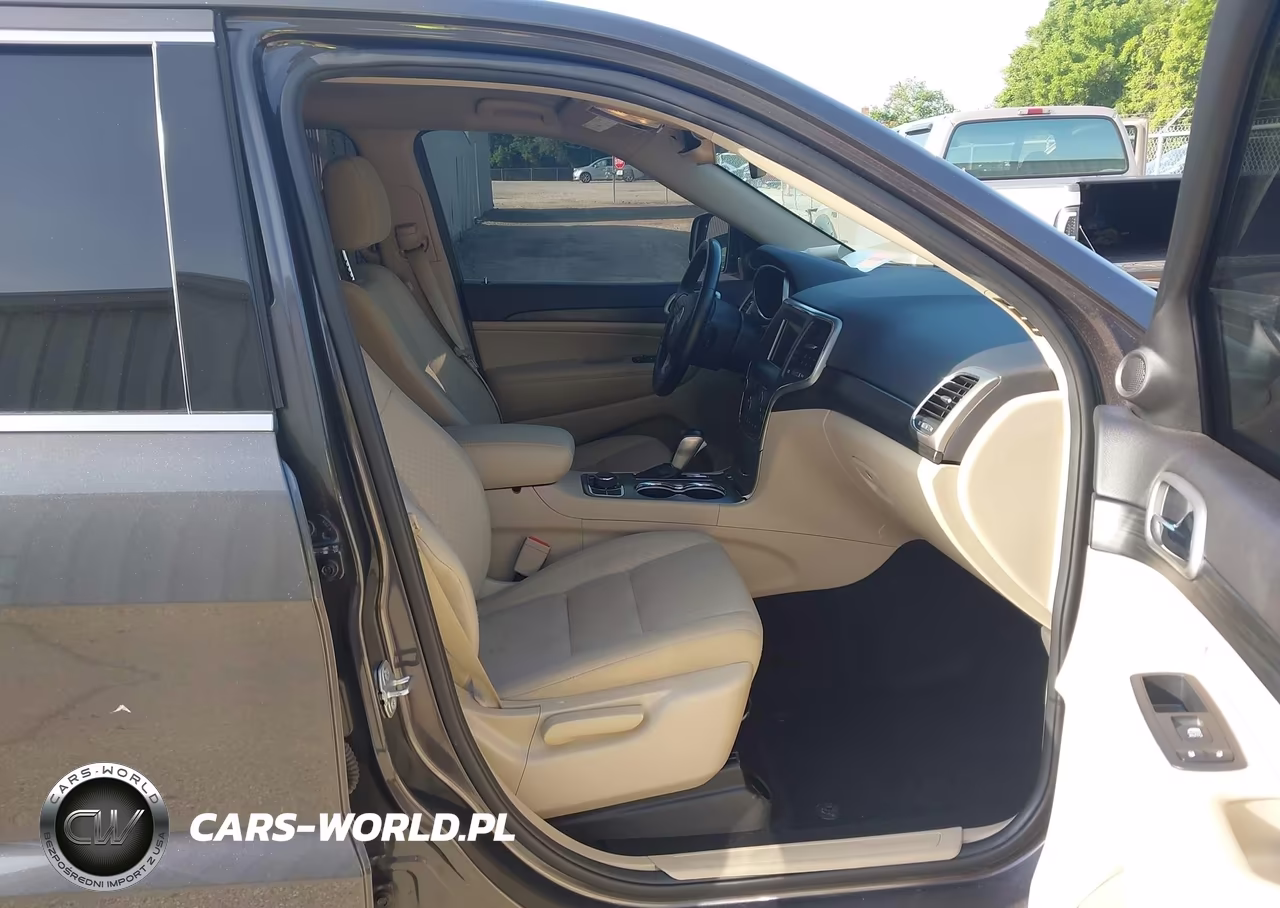2020 Jeep Grand Cherokee Laredo E 4X4 VIN:1C4RJFAG1LC193863 - 5