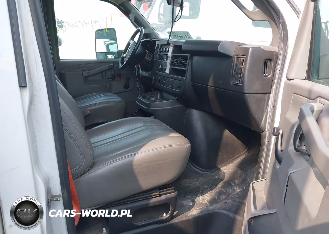 2019 Chevrolet Express Cutaway 4500 Van – zdjęcie 1 z 9