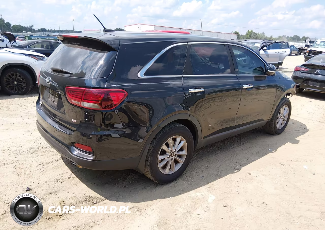 2019 Kia Sorento 2.4L L VIN:5XYPG4A38KG581920 - 4