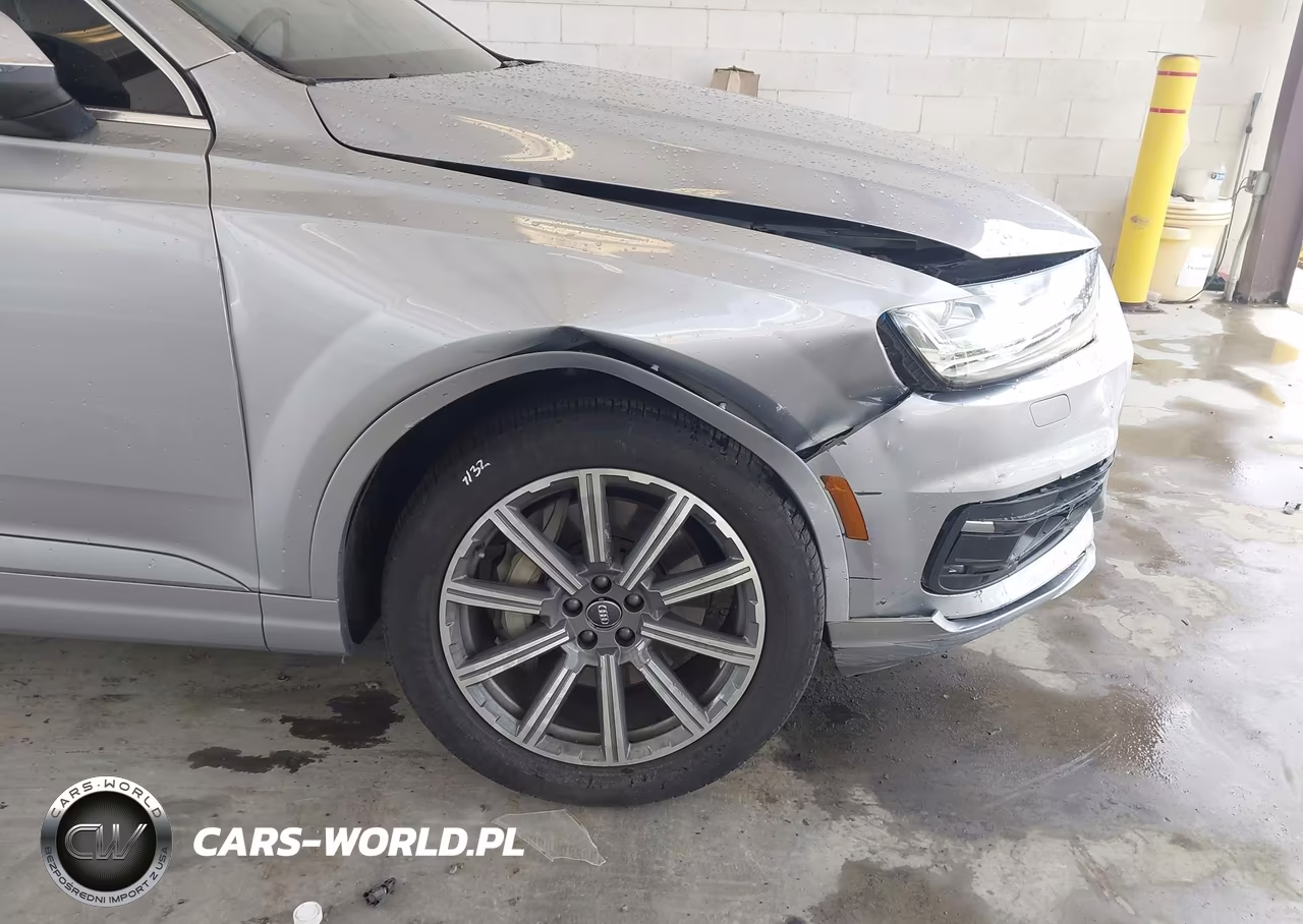 2018 Audi Q7 3.0T Premium VIN:WA1VAAF77JD048239 - 6