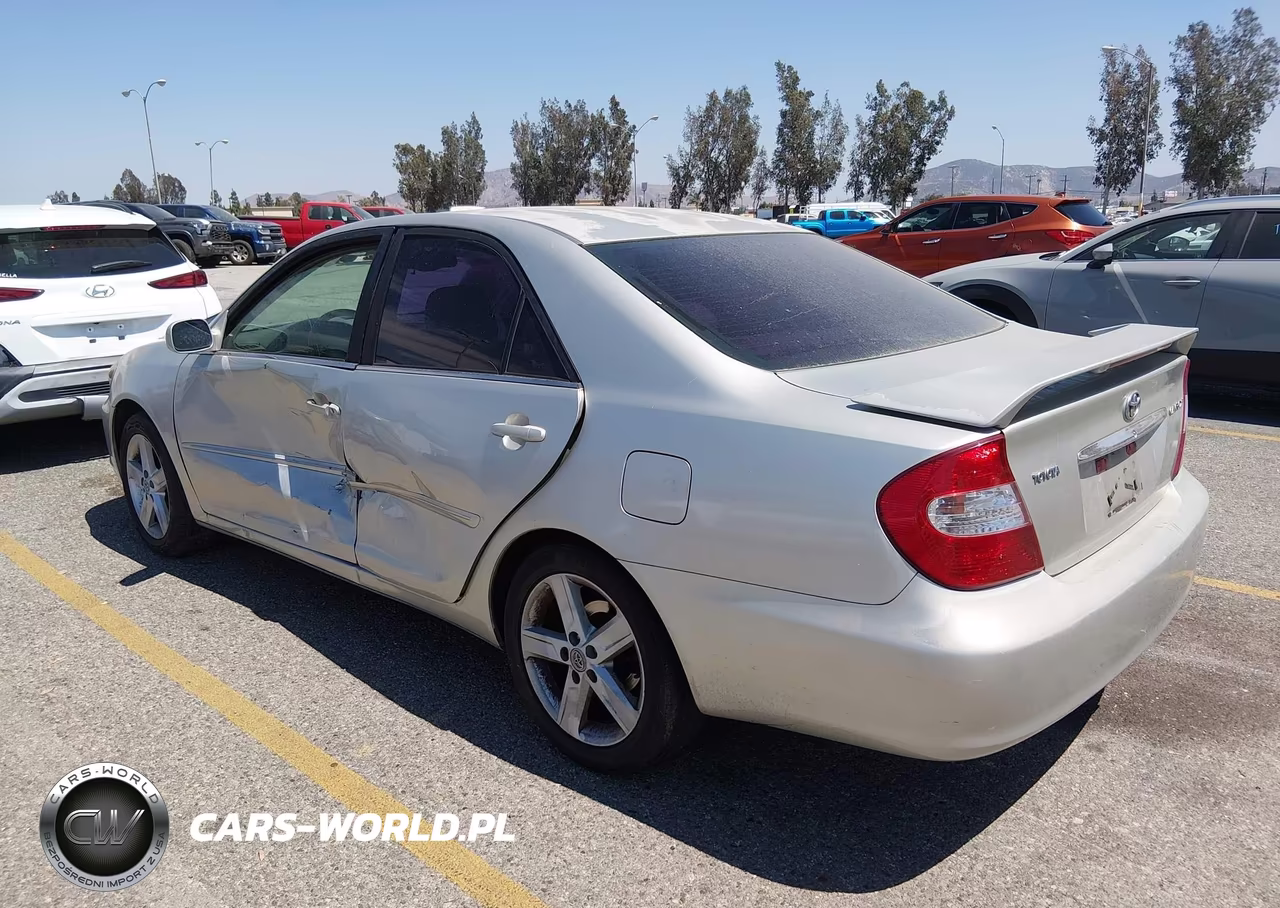 2002 Toyota Camry Xle VIN:JTDBE30K520080248 - 3