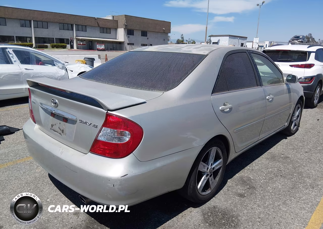 2002 Toyota Camry Xle VIN:JTDBE30K520080248 - 4