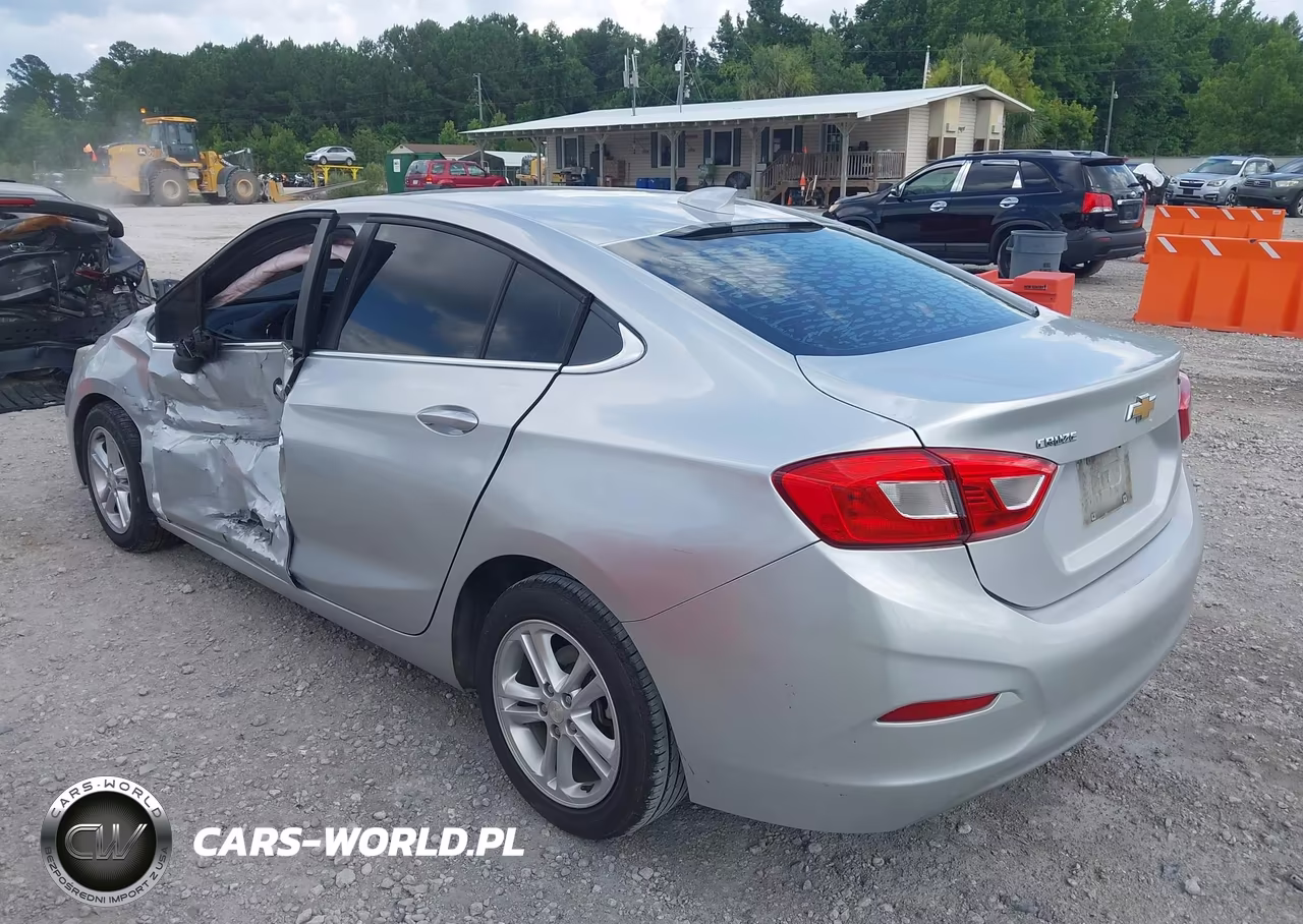 2018 Chevrolet Cruze Lt Auto VIN:1G1BE5SM7J7105966 - 3