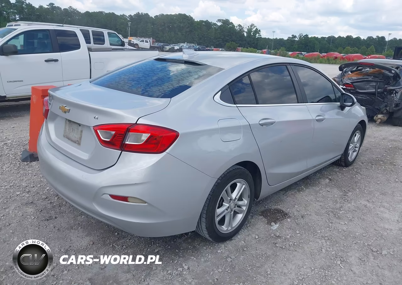2018 Chevrolet Cruze Lt Auto VIN:1G1BE5SM7J7105966 - 4