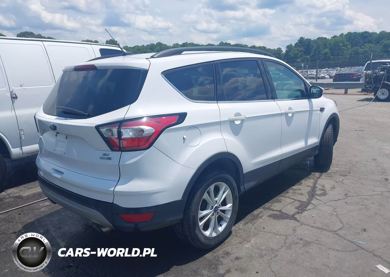 2018 Ford Escape Se VIN:1FMCU9GDXJUB29142 - 4