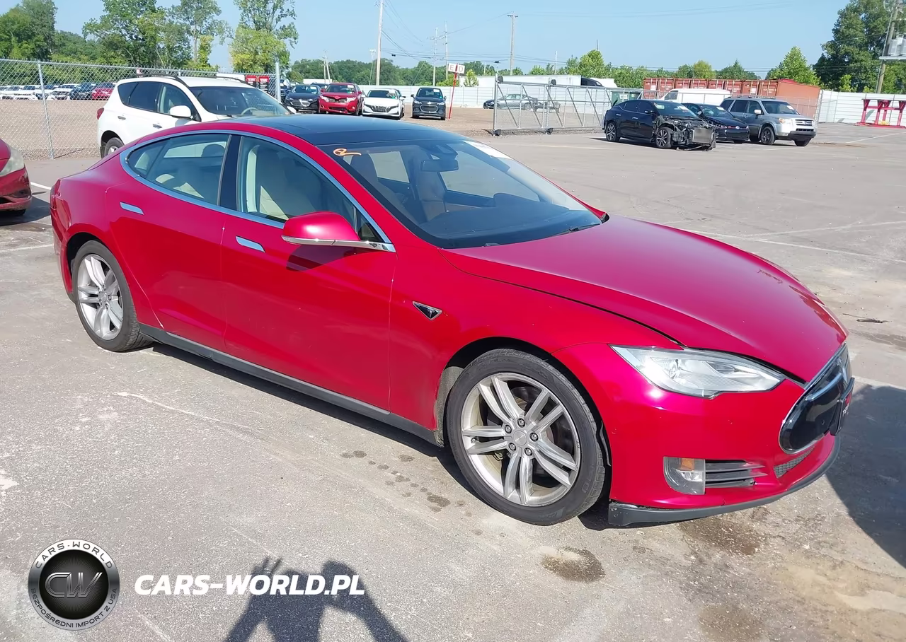 2014 Tesla Model S – zdjęcie 1 z 10