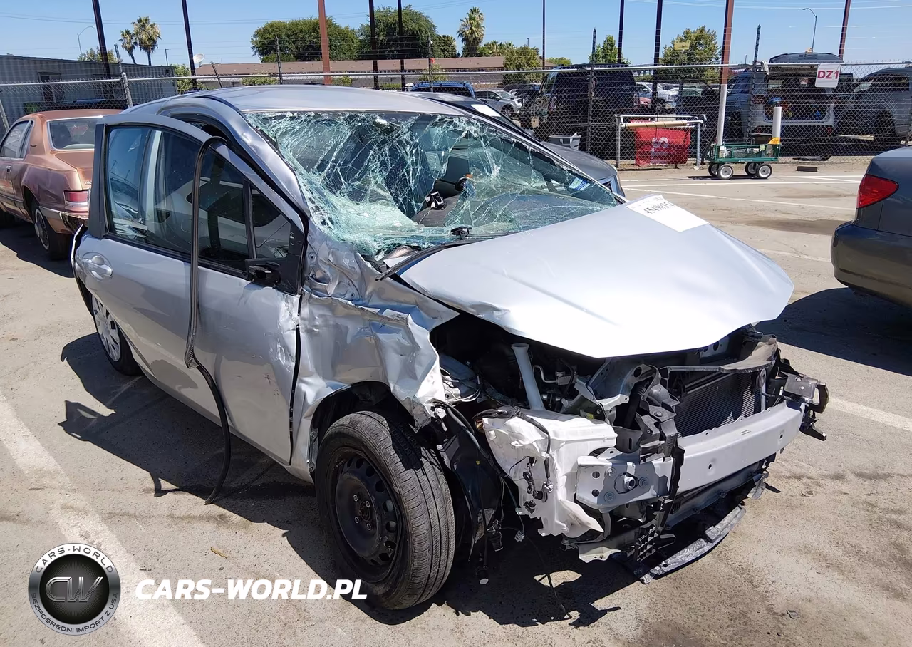 2015 Toyota Yaris L