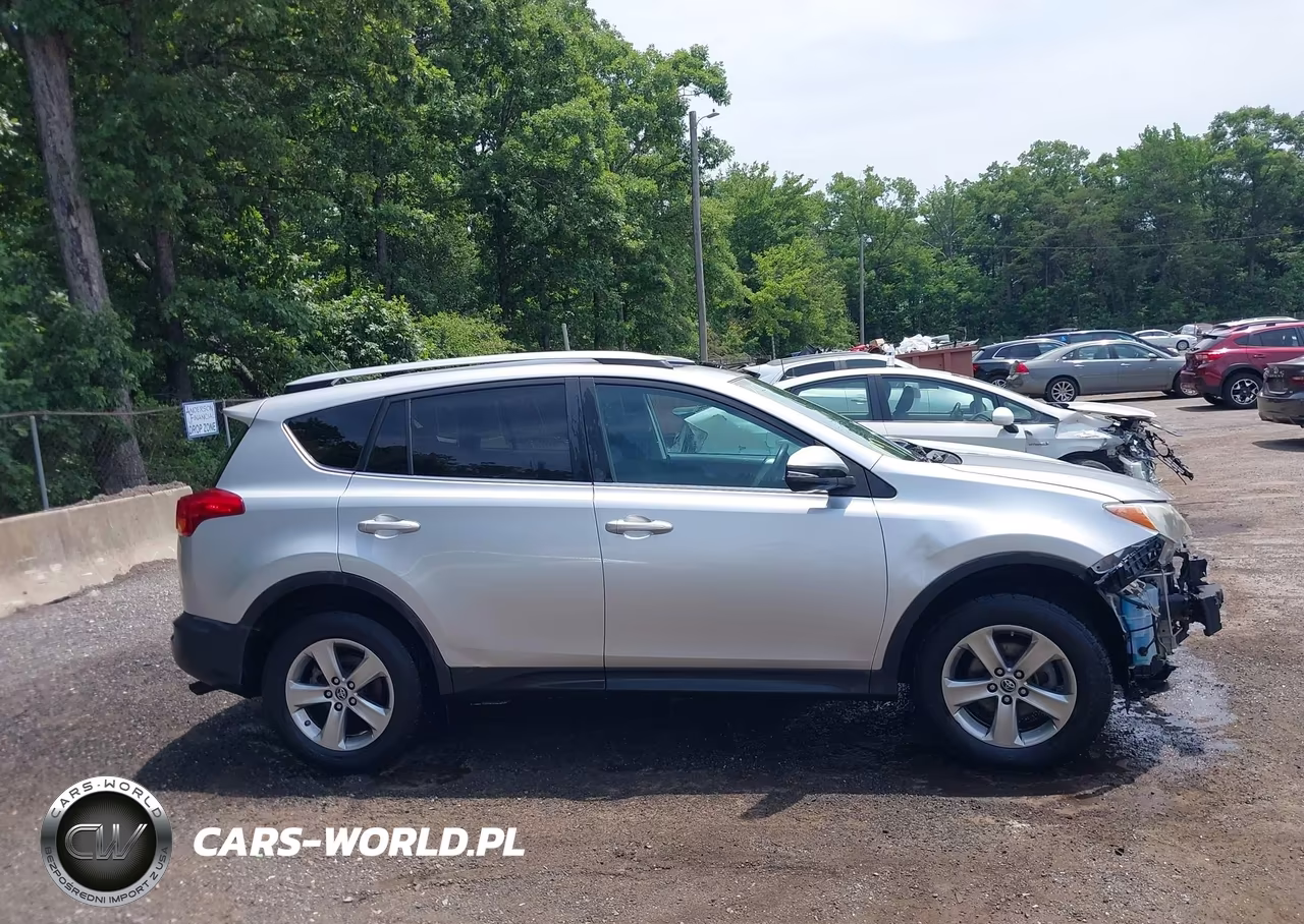 2015 Toyota Rav4 Xle VIN:2T3RFREV7FW370588 - 12