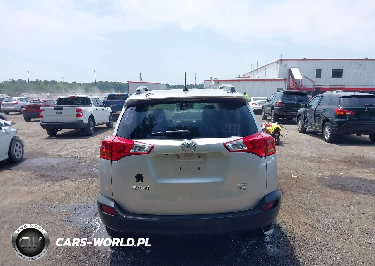 2015 Toyota Rav4 Xle VIN:2T3RFREV7FW370588 - 15