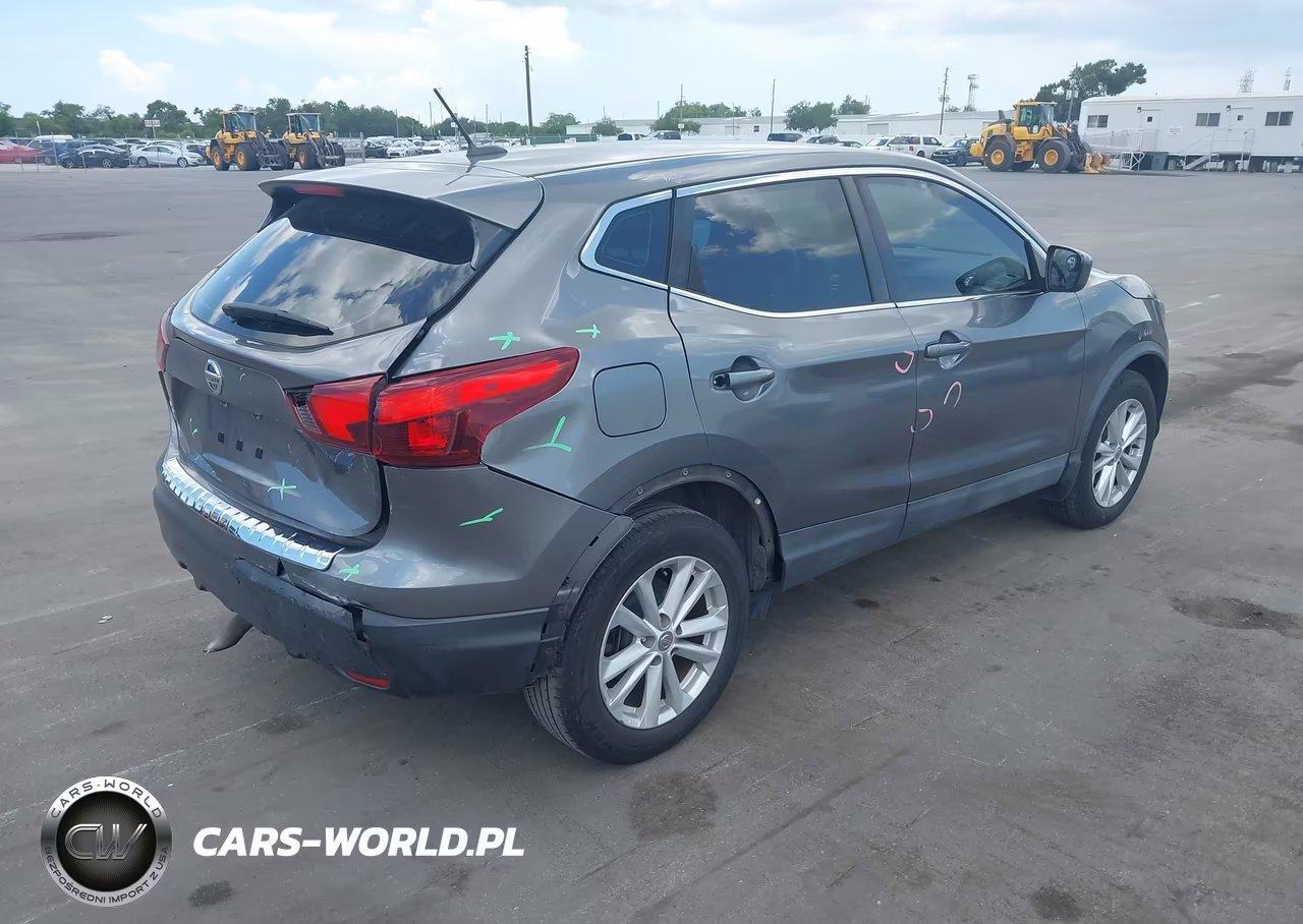 2018 Nissan Rogue Sport S VIN:JN1BJ1CP7JW101221 - 4