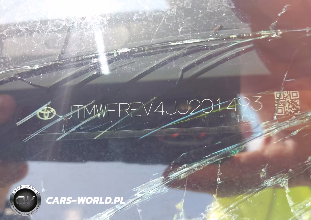2018 Toyota Rav4 Xle VIN:JTMWFREV4JJ201493 - 17