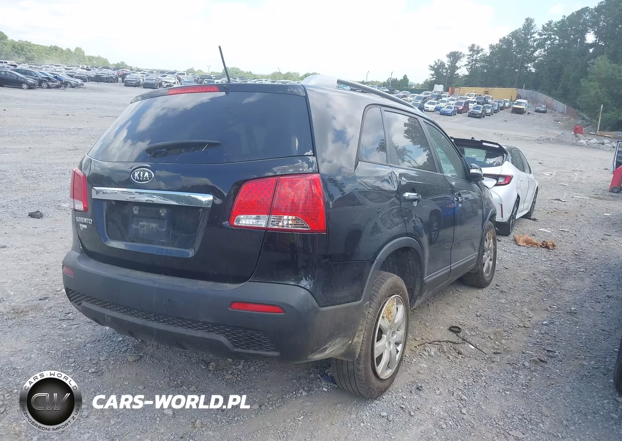2011 Kia Sorento Lx VIN:5XYKT4A10BG152405 - 4