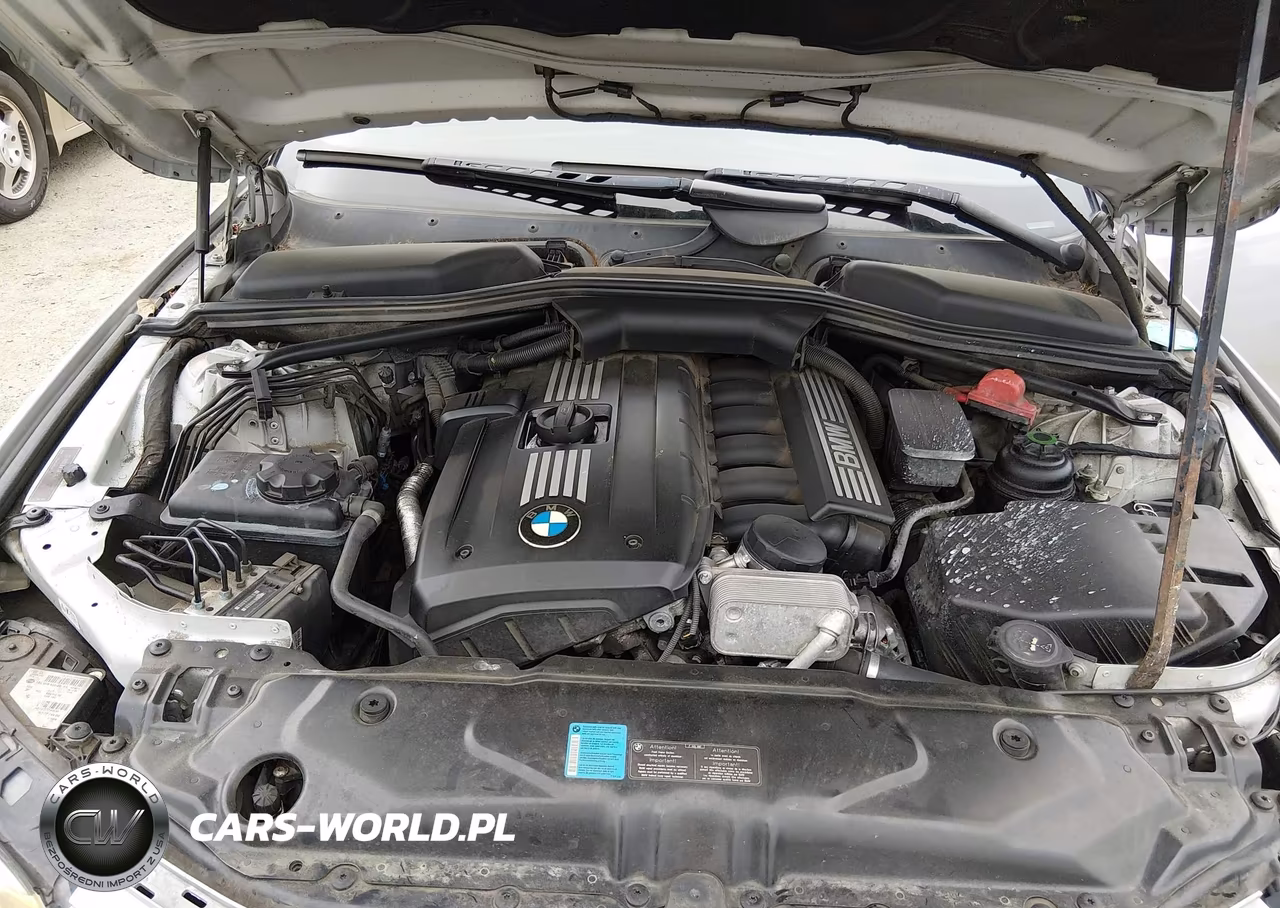 2010 BMW 528I xDrive VIN:WBANV1C59AC443555 - 10