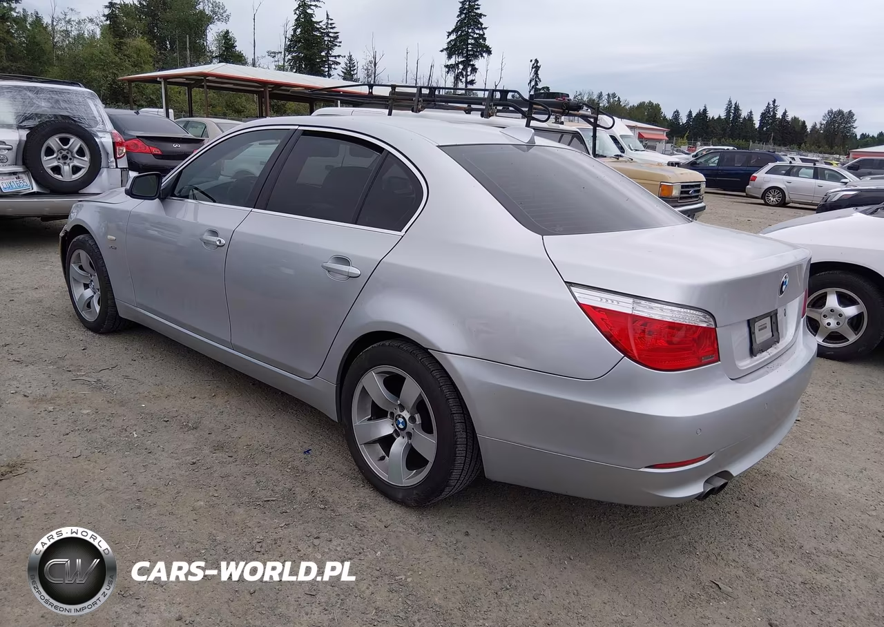 2010 BMW 528I xDrive VIN:WBANV1C59AC443555 - 3