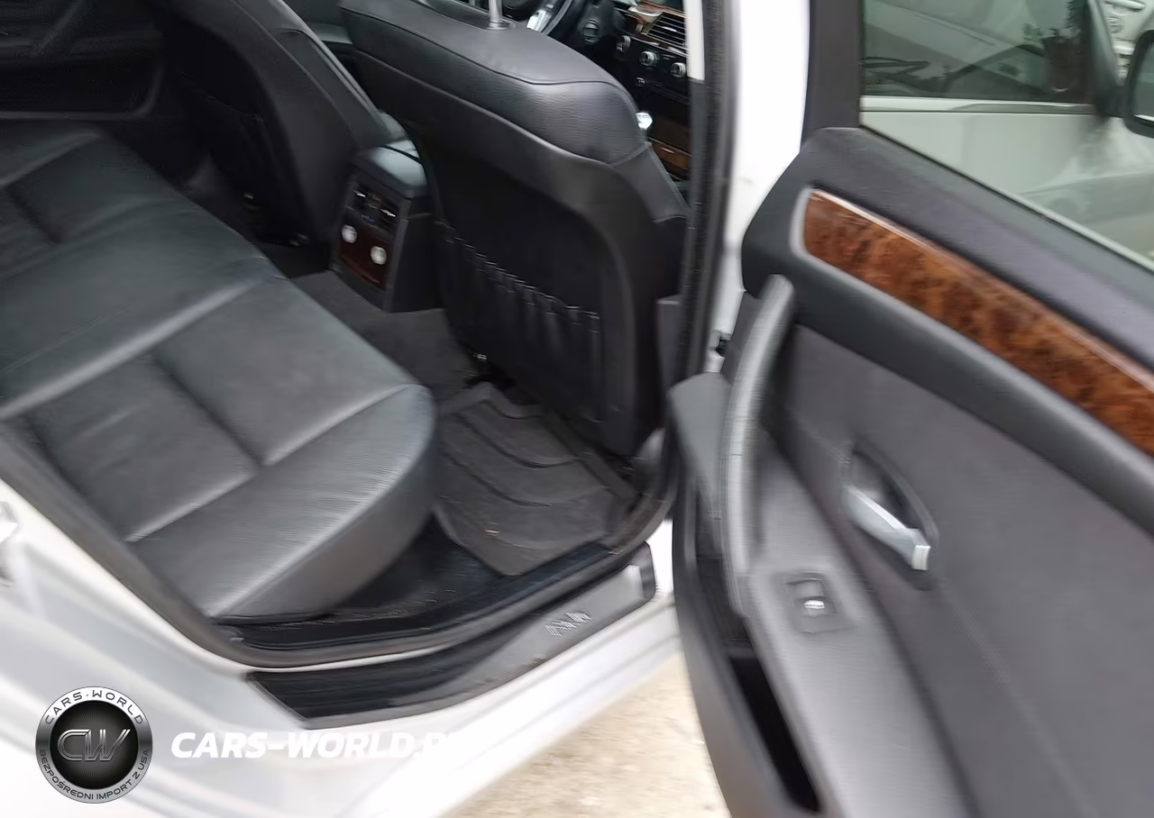 2010 BMW 528I xDrive VIN:WBANV1C59AC443555 - 8