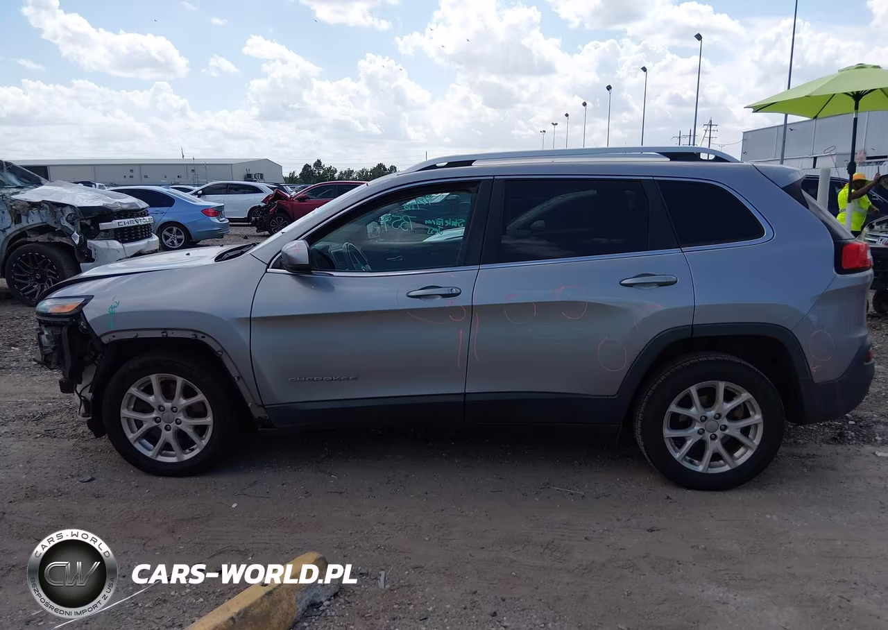 2017 Jeep Cherokee Latitude VIN:1C4PJLCB9HW603161 - 15