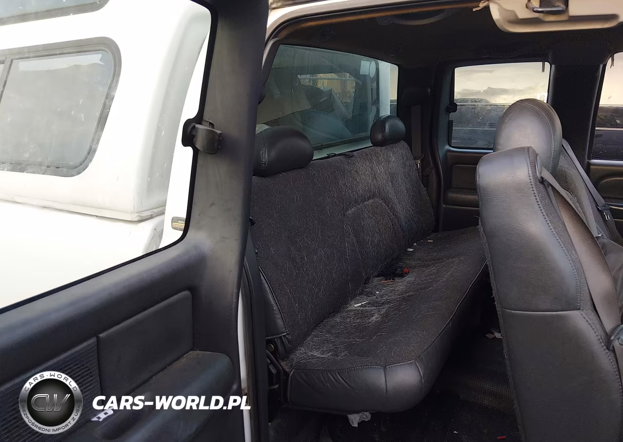2001 Chevrolet Silverado 1500 VIN:2GCEC19W111203821 - 8