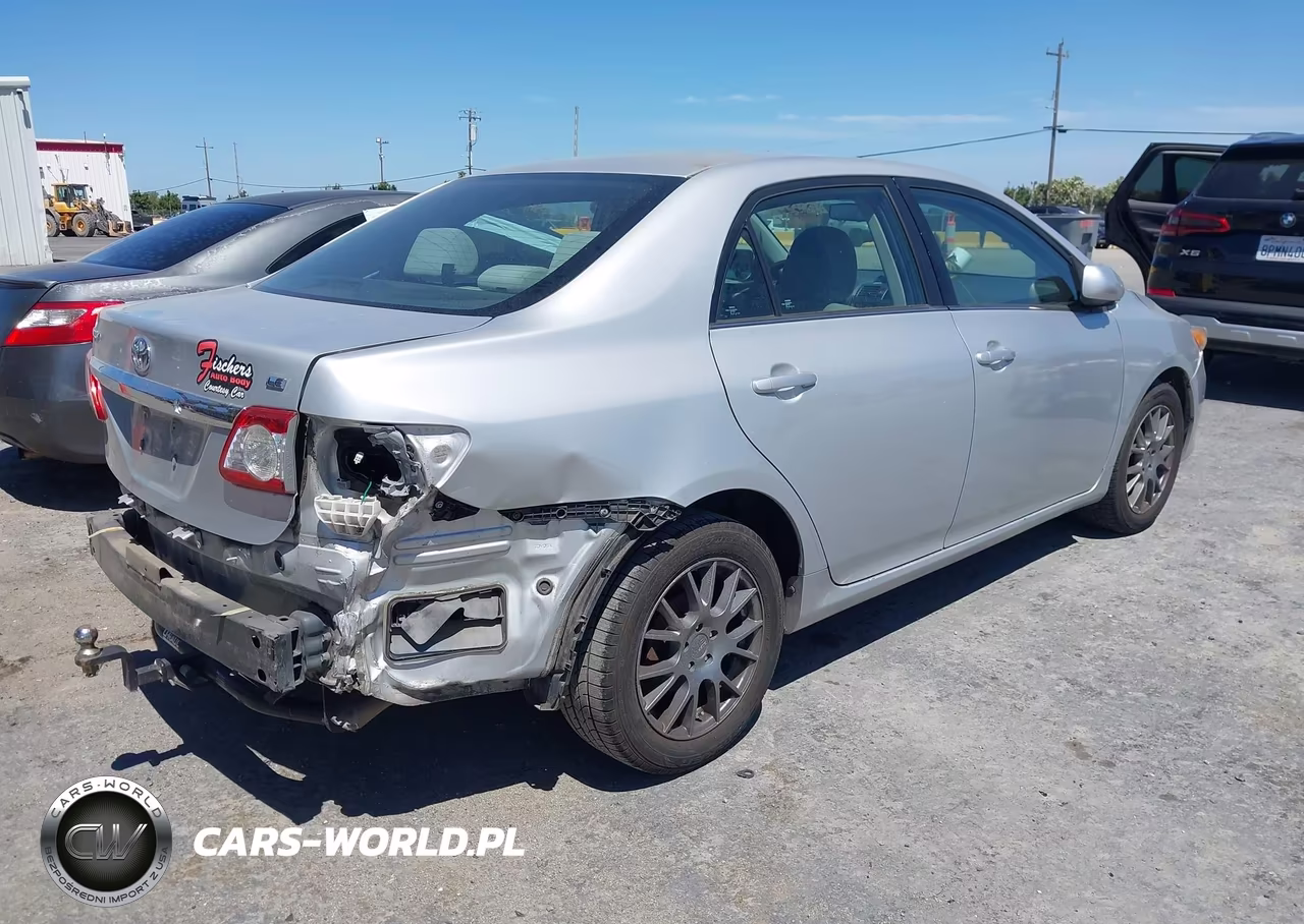 2013 Toyota Corolla Le VIN:5YFBU4EE8DP128149 - 4