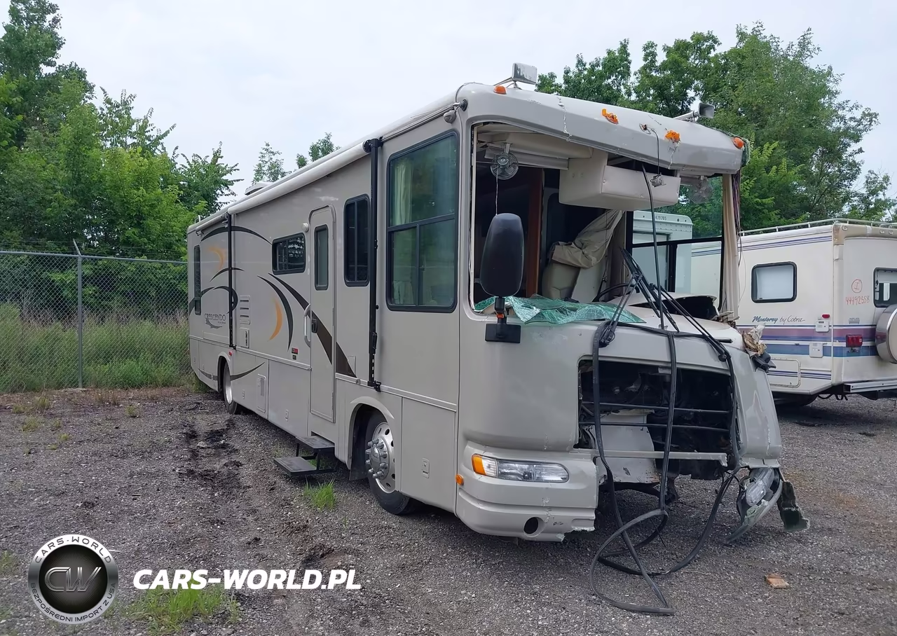 2005 Freightliner Chassis X Line Motor Home – zdjęcie 1 z 11