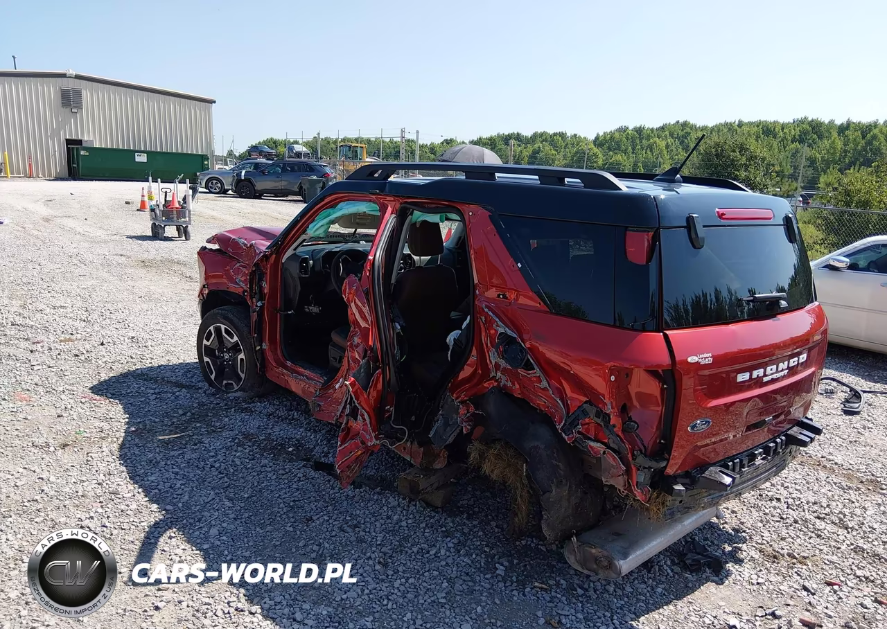 2024 Ford Bronco Sport Outer Banks VIN:3FMCR9C60RRF45647 - 3