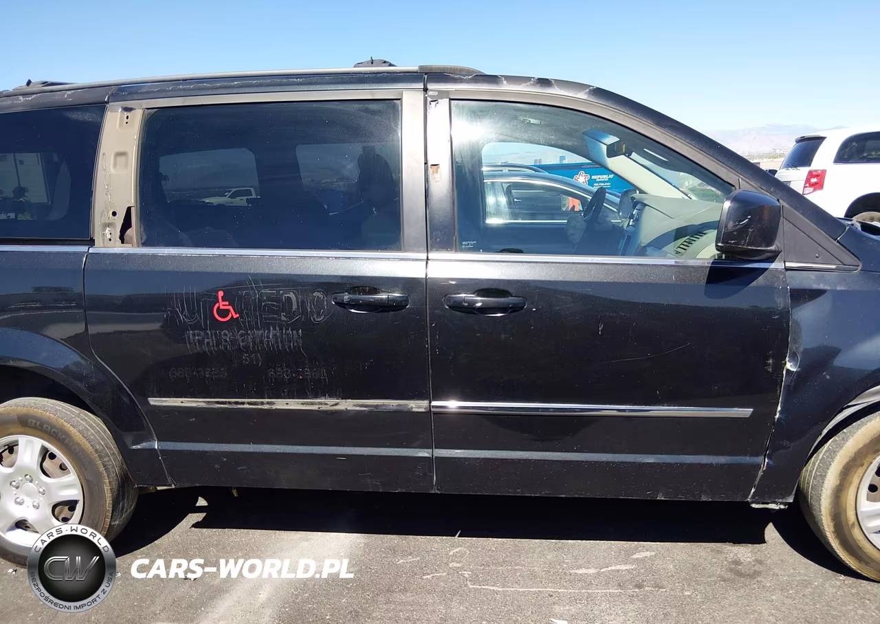 2010 Chrysler Town & Country Touring VIN:2A4RR5D19AR266986 - 13