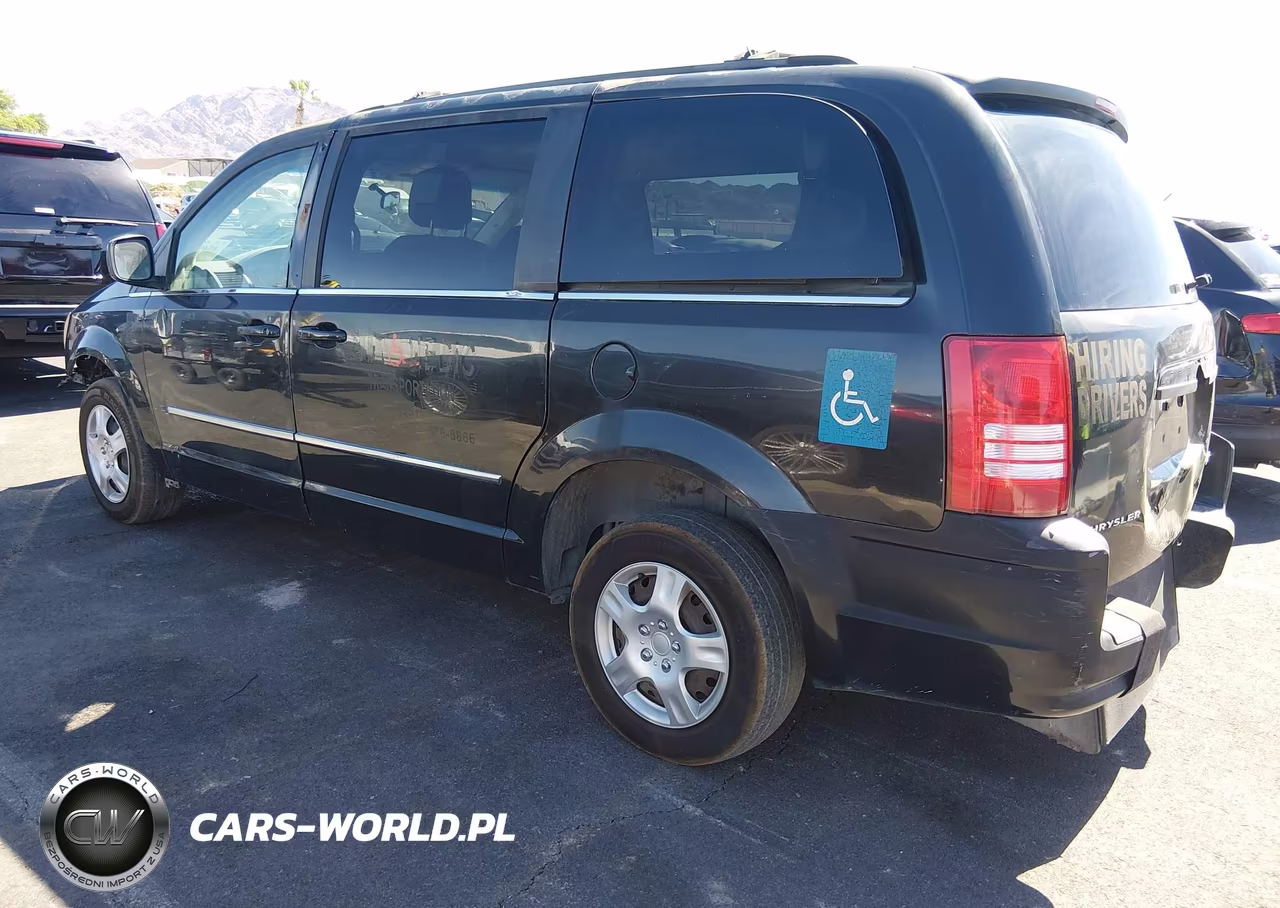 2010 Chrysler Town & Country Touring VIN:2A4RR5D19AR266986 - 3